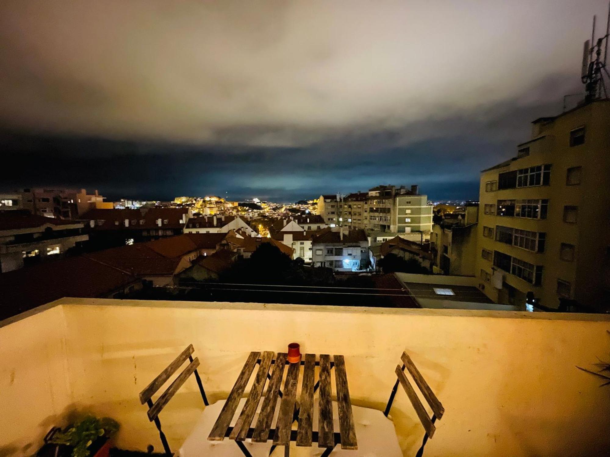 Sunny Apartment With Amazing View Lisbon Exterior photo